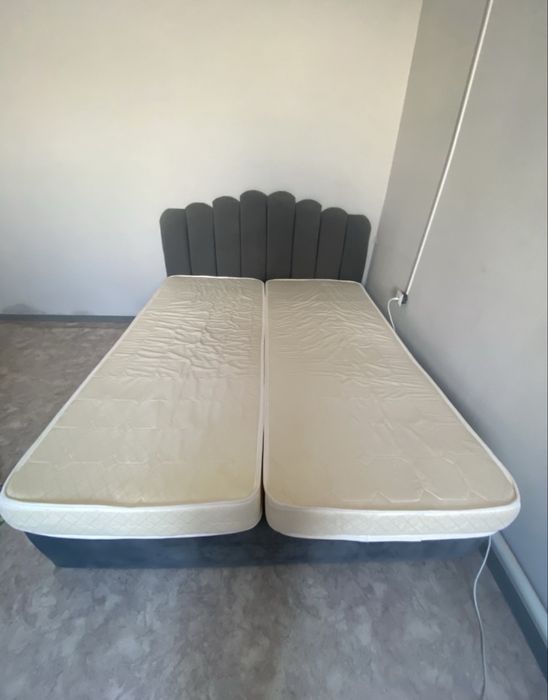 Продам двуспальную кровать