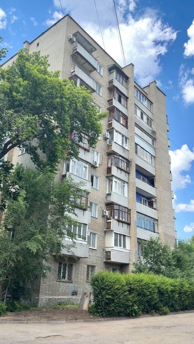 Зх комнатная с ремонтом на Ауэзова 7