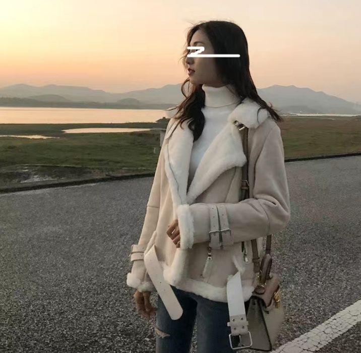 Бежевая дублёнка новая