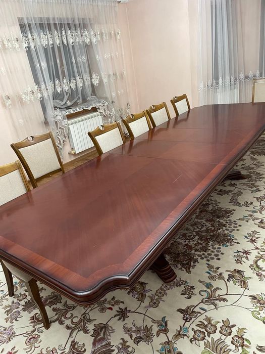 Стол для гостиной