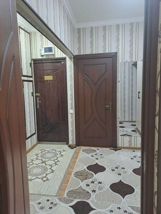 Медгородок 4 хона квартира сотилади!Балкон 2*6м.