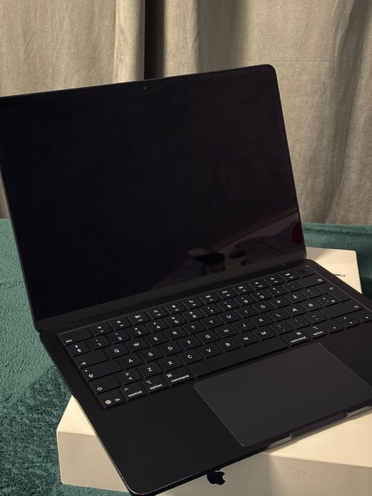 MacBook Air M4 13” – pentru piese / dezmembrări A3240