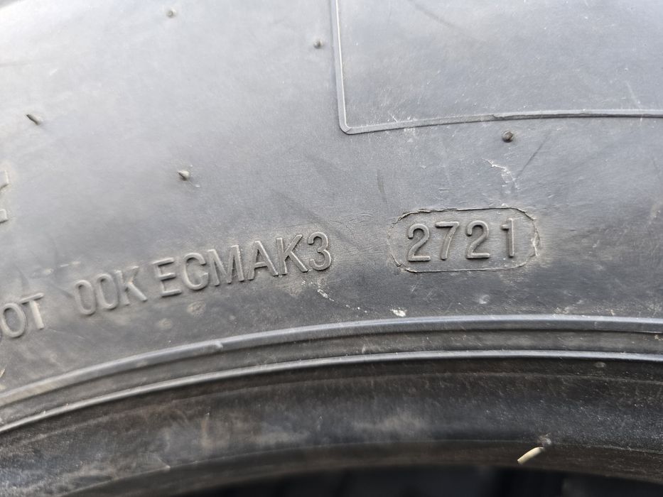 Anvelope 295 60 22.5 camion tracțiune recanelate profesional