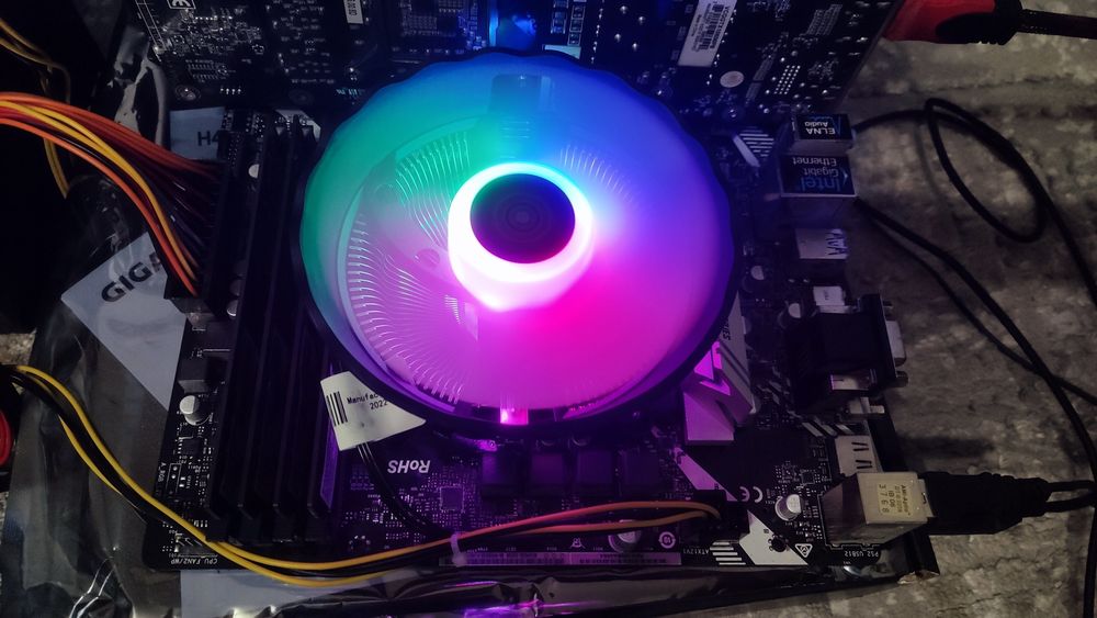 Продам комплект i5-9400f b365m ddr4-16Gb