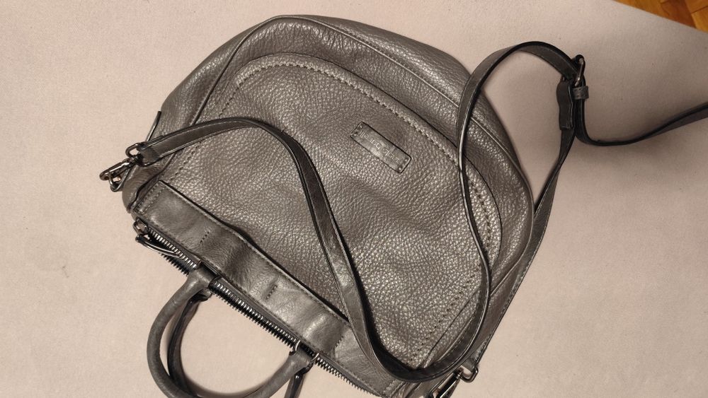 Подарявам дамска чанта