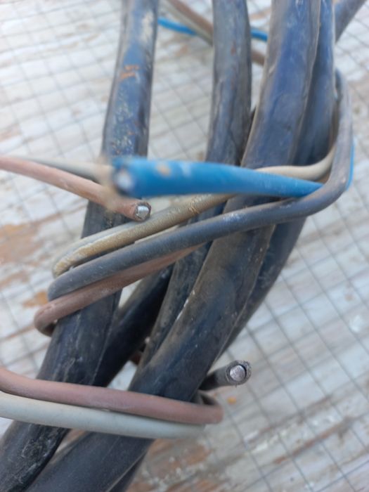 Продается остаток алюминиевого провода для общего  кучадан олиш учун