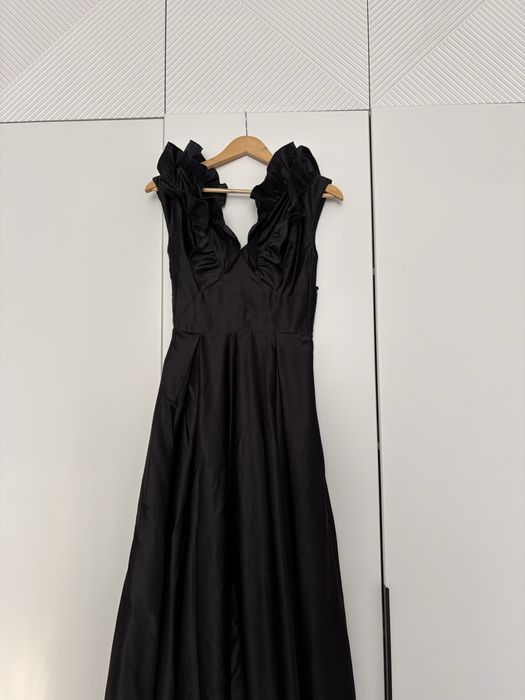 Платье шикарное