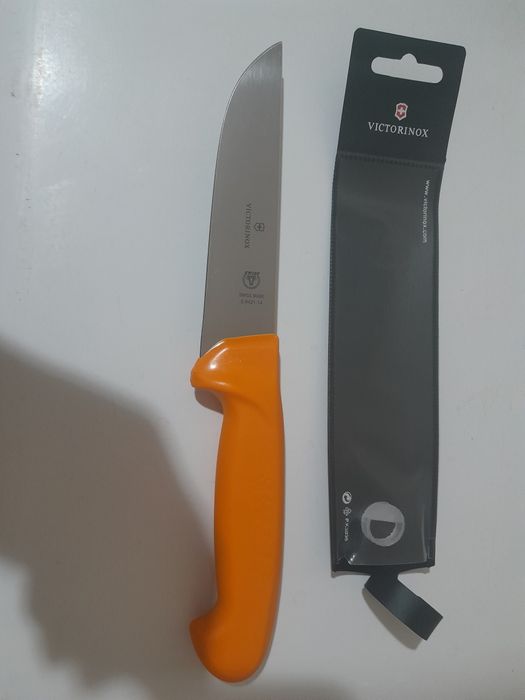 Нож Victorinox нов 14см. 25 евро