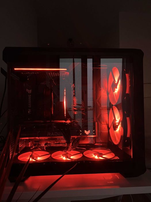 PC Gaming Ryzen 7 9800X3D + RX 9070 XT 16GB + 64GB DDR5