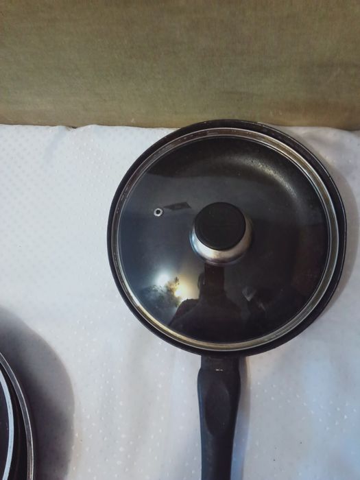Продам сковородки б/у