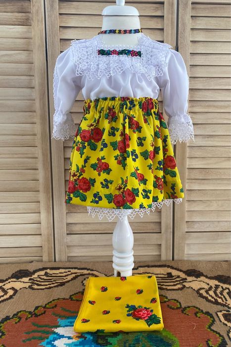 Costum popular pentru fete