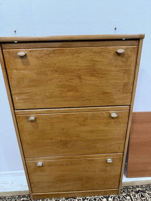 Продам обувницу