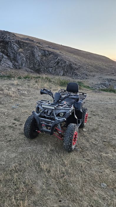 Vând atv aproape nou