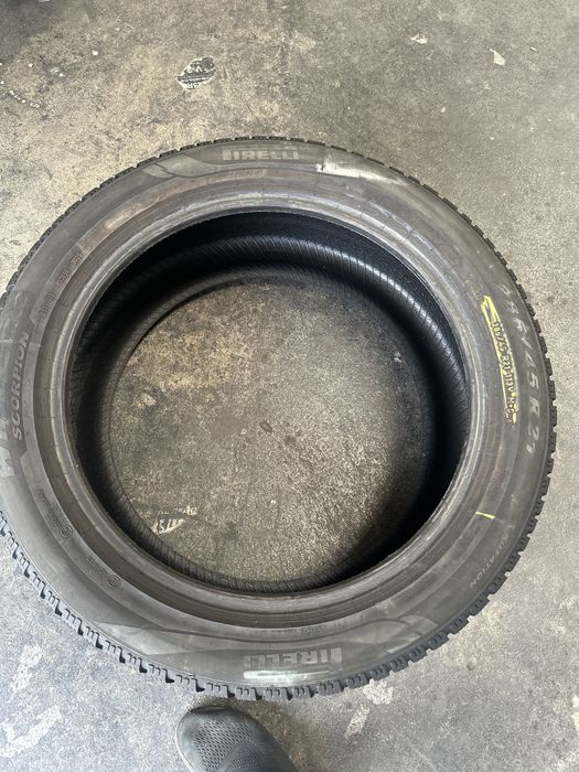 285/45/21Pirelli