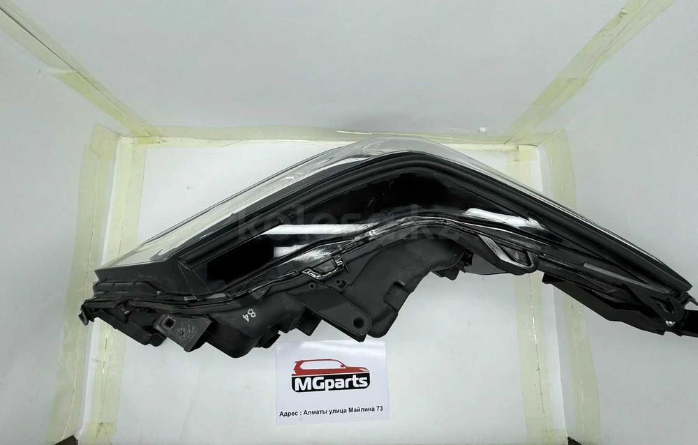 Фара б/у оригинал от Lexus LX-570