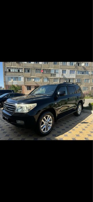 Аренда авто с водителем Land cruiser 200