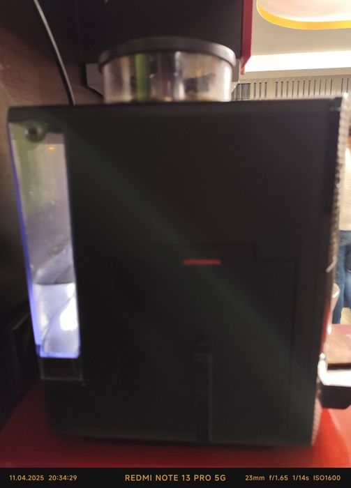 Продавам кафе автомат Crups