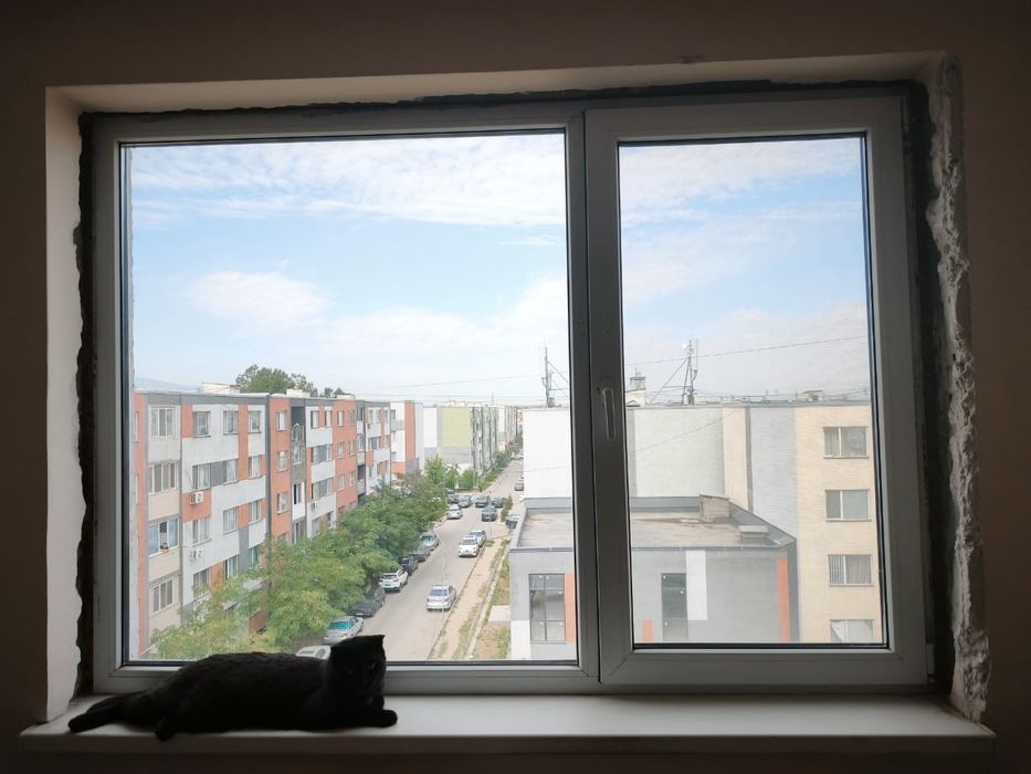 Окна белые б/у и дверь балконная