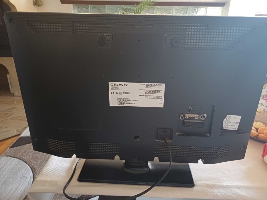 Телевизов Crown Led 24912