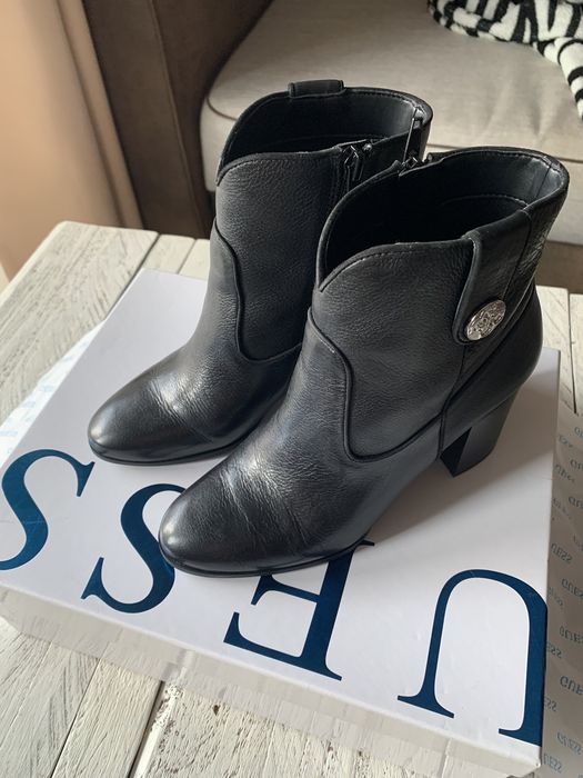 Botine Guess din piele naturala, toc masiv 8 cm, 36