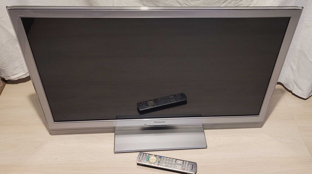 ТV LED Panasonic (Модел: TX-L37ETS51)
