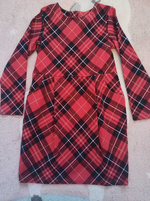 Детска червена роля