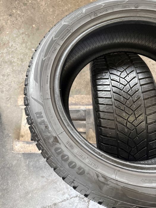2x Anvelope iarna 215/55 R17 - GoodYear Ultra Grip Performance +