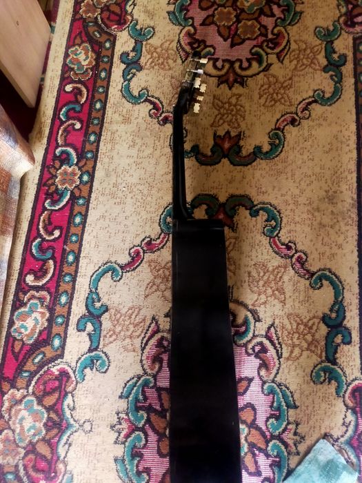 Продам- *Гитару*.