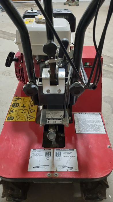 masina decopertat gazon benassi