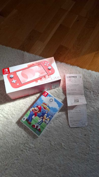 Nintendo Switch Lite Coral (Nou) + Joc Mario & Sonic