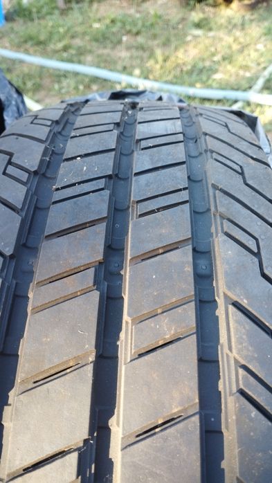 Continental VanContact 225/75/16