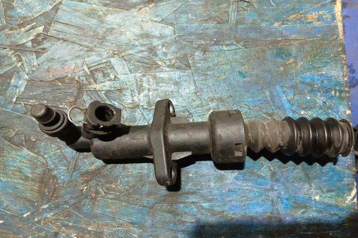 Pompa ambreiaj Citroen C8 prima generatie