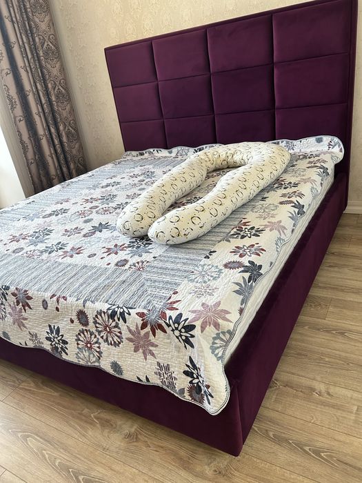 Продам кровать с подъемным механизмом