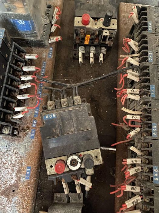 Продавам контактори