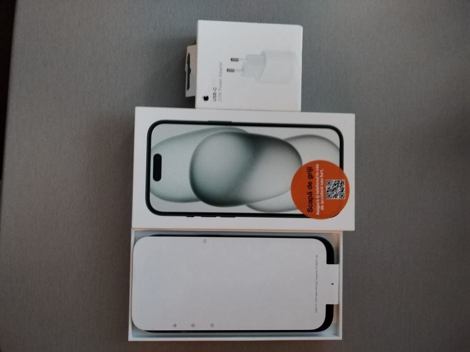 IPhone 15 nou nefolosit