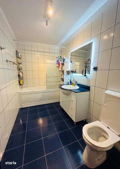 Apartament cu 2 camere, decomandat, zona Porii