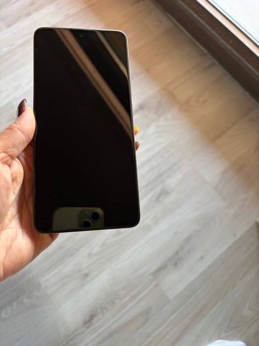 Продава перфектен Redmi Note 14