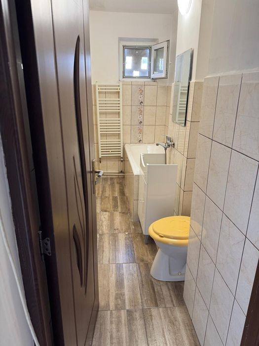 Chirie apartament inemobilat n solidarității cu balconul inchis
