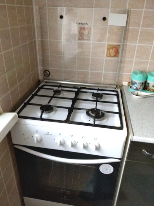 Продам газовую плиту