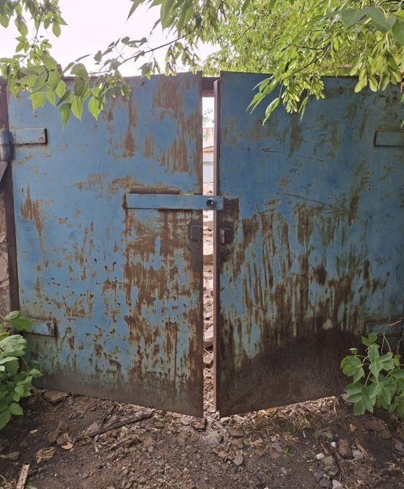 Продам гаражные ворота