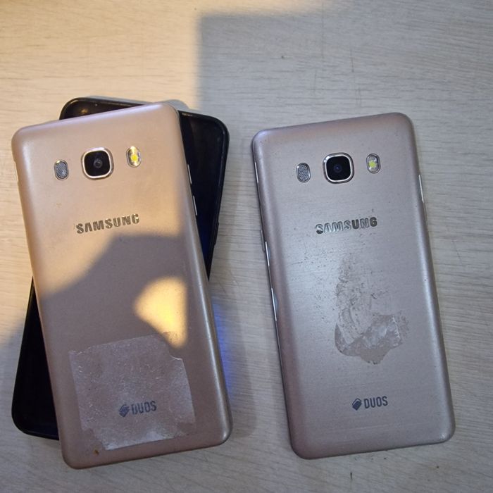 Продам телефон Samsung galaxy J5.