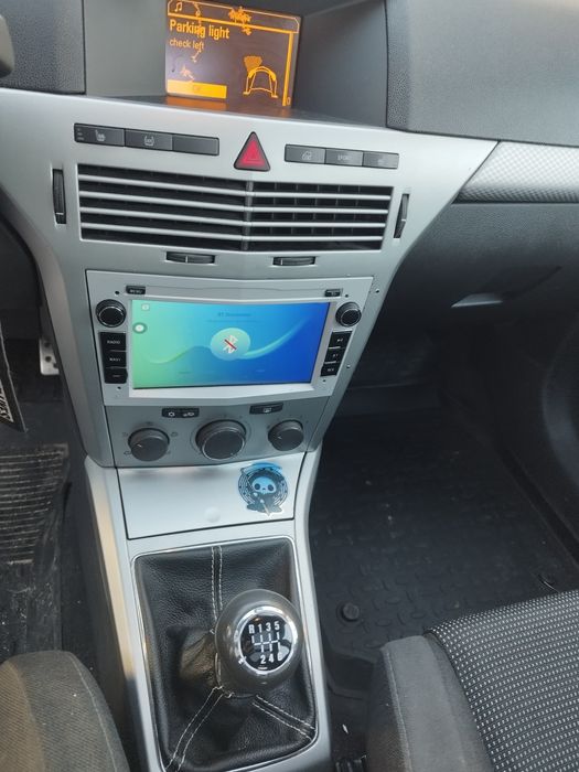 Unitate audio / navi / player audio Opel Astra H delicat