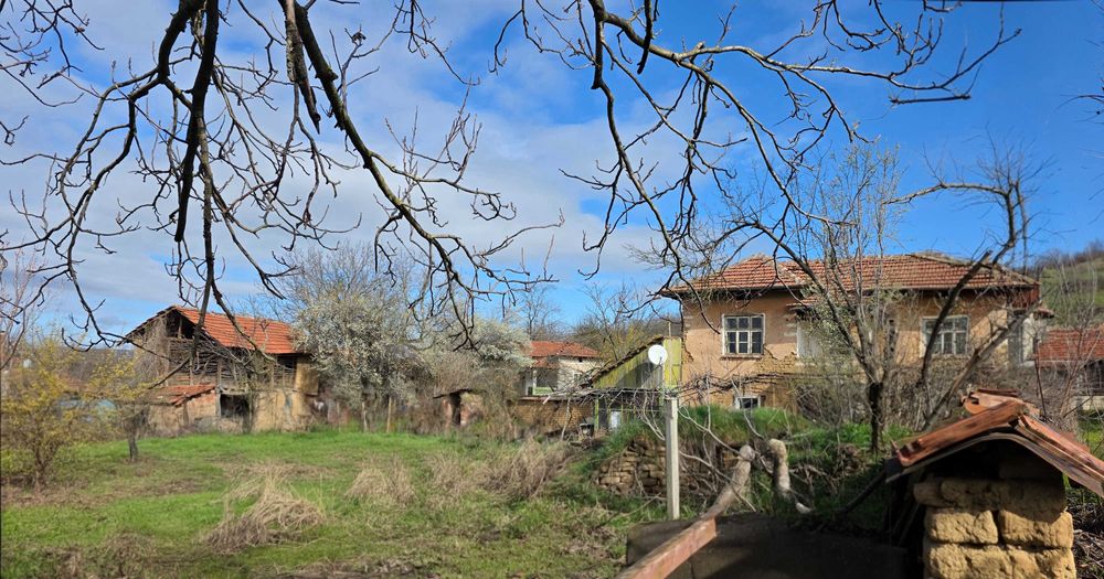 Продава КЪЩА област Ловеч, с. Смочан