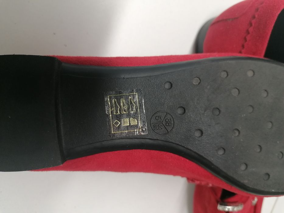 Vând sandale și mocasini