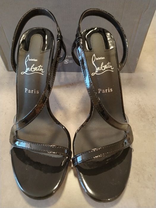 Дамски черни обувки на ток Christian Louboutin