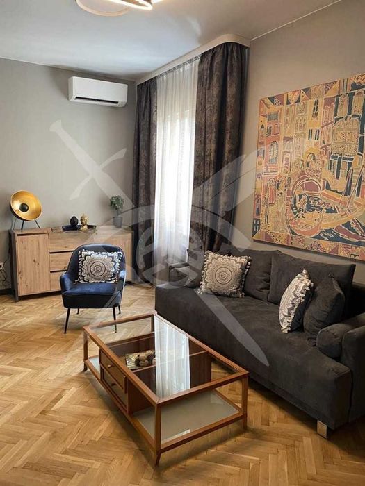 Дава се под наем Тристаен апартамент в София, Център - 100 кв.м за 1000 € - Снимка #2