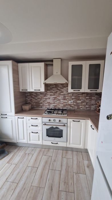 Închiriez apartament