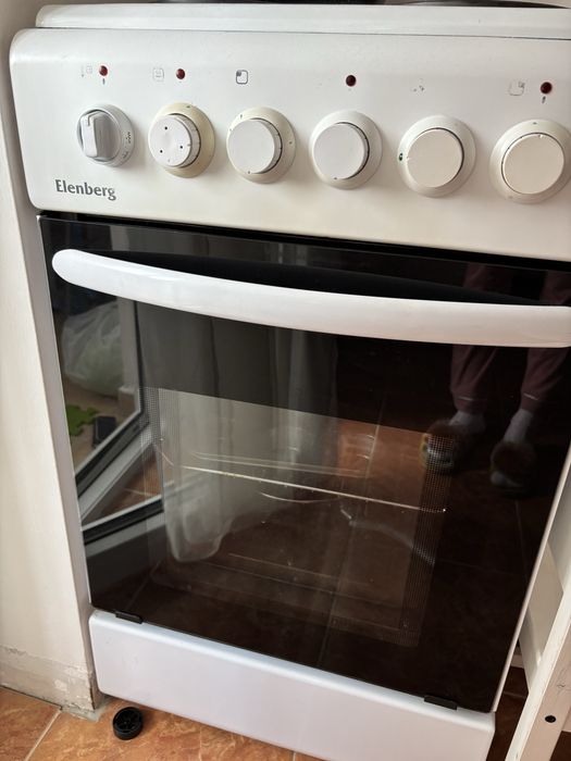 Продам электрическую плиту