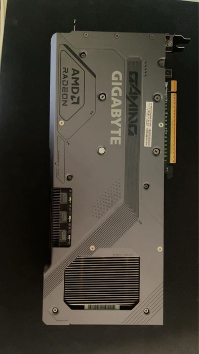 Placa video GIGABYTE Radeon RX 9070 XT GAMING OC 16GB GDDR6 256-bit