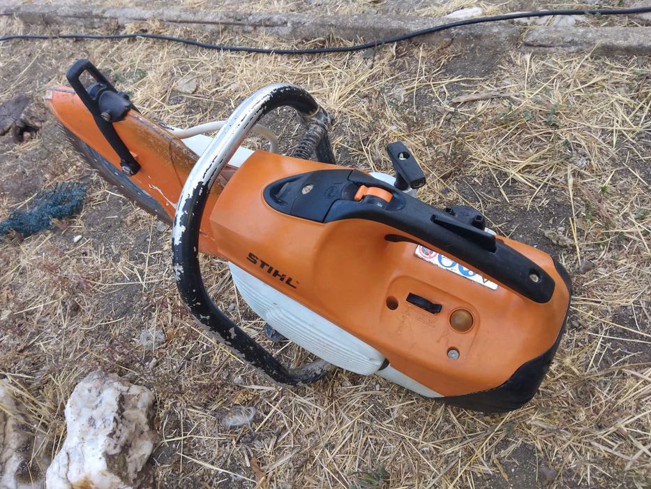 Продавам бензорез Stihl TS410
